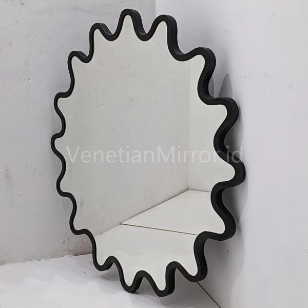 VM 004761 Ruffle Mirror Frame Matt Black