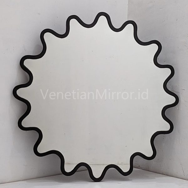 VM 004761 Ruffle Mirror Frame Matt Black