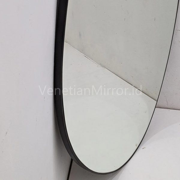 VM 004762 Organic Mirror Large Matt Black