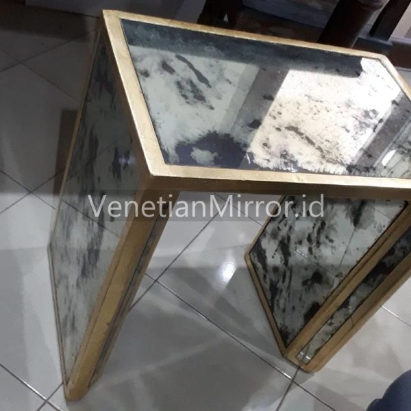 VM 006210 Antique Mirror Table Gold