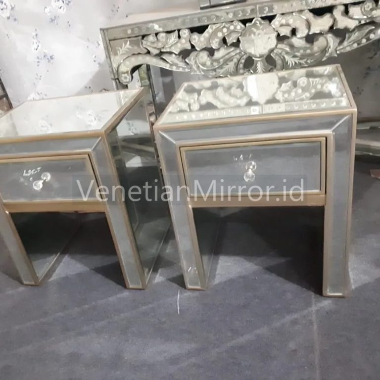 VM 006224 Goldleaft Bedside Table Mirror