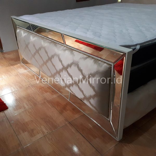 VM 006263 Bed Furniture Mirror