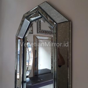 VM 004627 Octagonal Deco Mirror