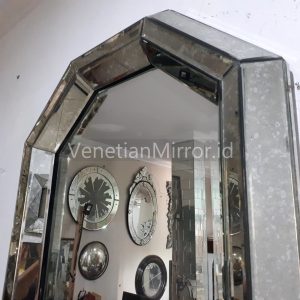 VM 004627 Octagonal Deco Mirror