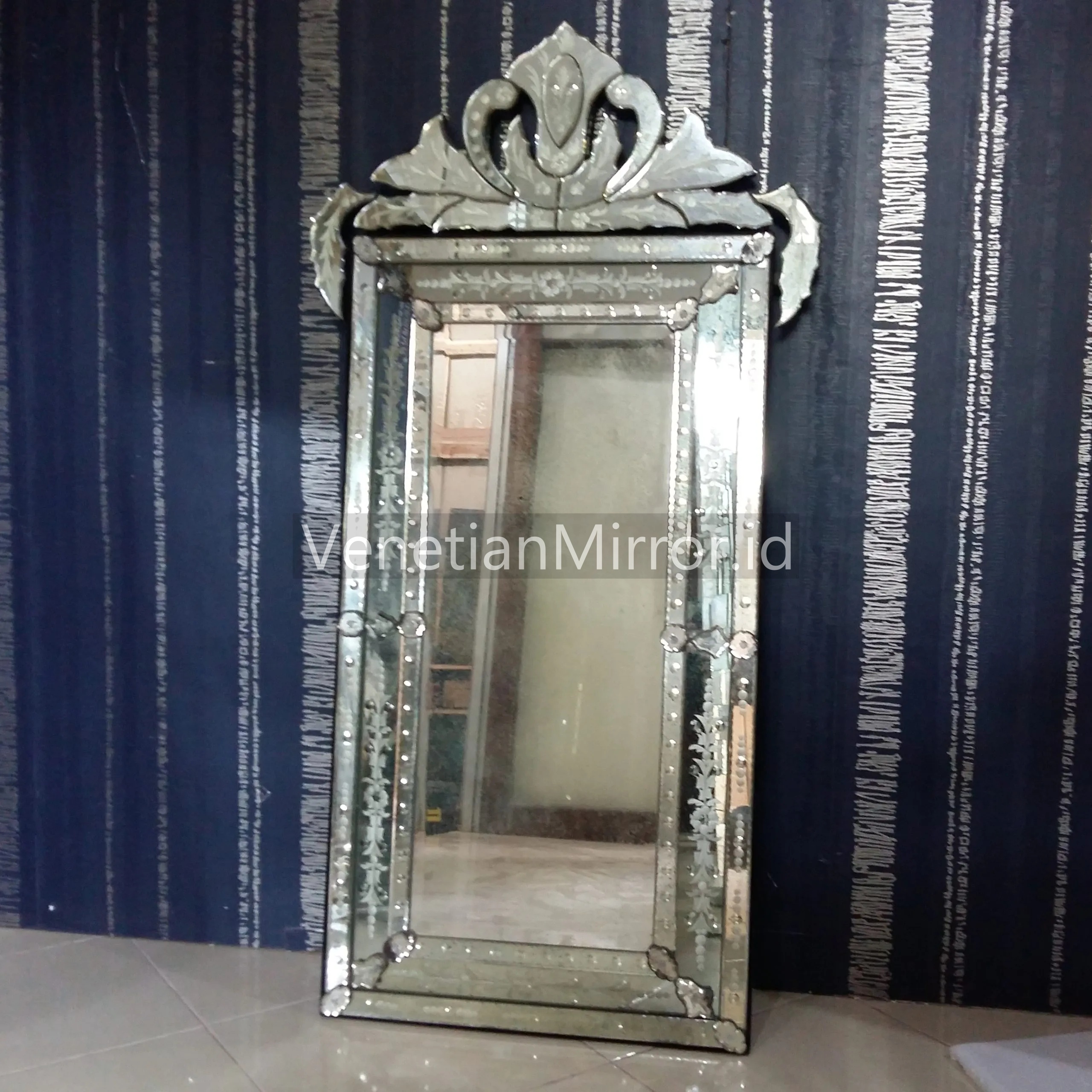 VM 014006 Antique Venetian Mirror Large