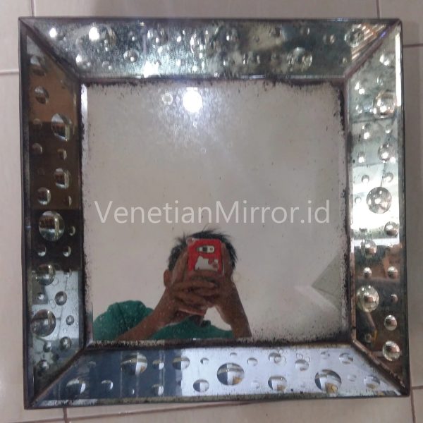 VM 014039 Baki Antique Mirror