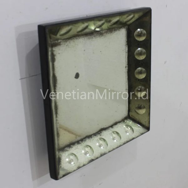 VM 014040 Baki Antique Mirror