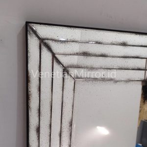 VM 014121 Beveled Rectangular Antique Mirror