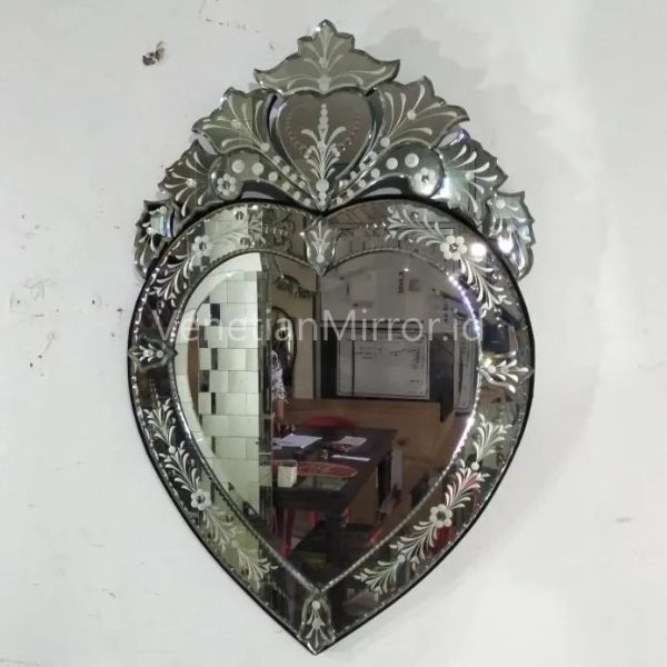 VM 018002 Bathroom Mirror HeartS