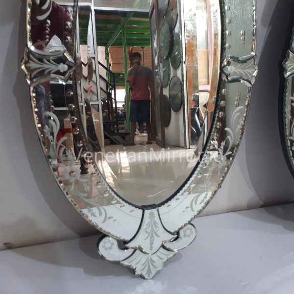 VM 018009 Bathroom Oval Mirror