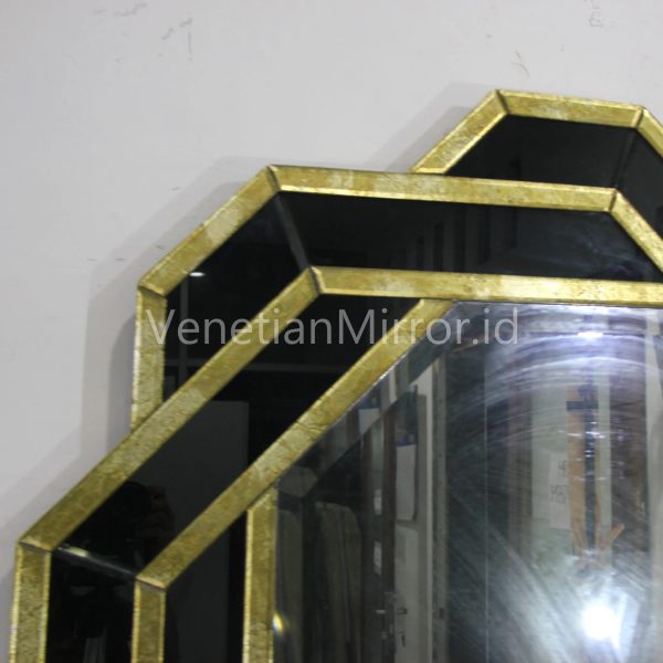 VM 018048 Eglomise Black Mirror List Gold