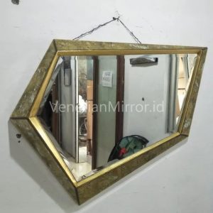 VM 018053 Vere Eglomise Mirror