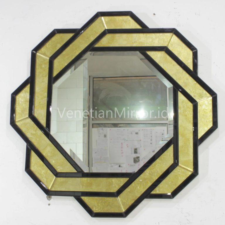 VM-018055-eglomsie-gold-and-balck-100-x-100-cm-9-scaled