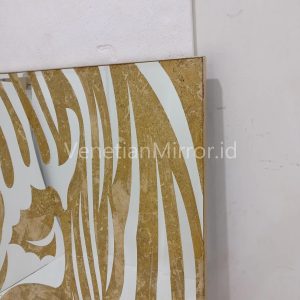 VM 018060 Vere Eglomise Mirror