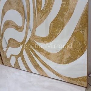 VM 018060 Vere Eglomise Mirror