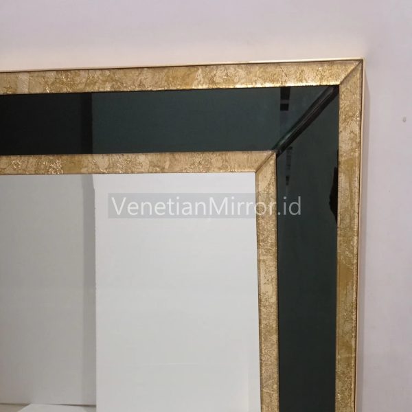 VM 018063 Modern Mirror List Gold Leaf