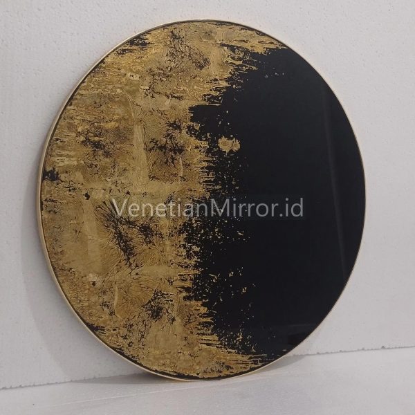 Round Eglomise Wall Mirror with Moon Gold Leaf Accent VM 018065