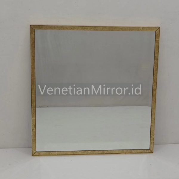 VM 018075 Square Mirror List Gold