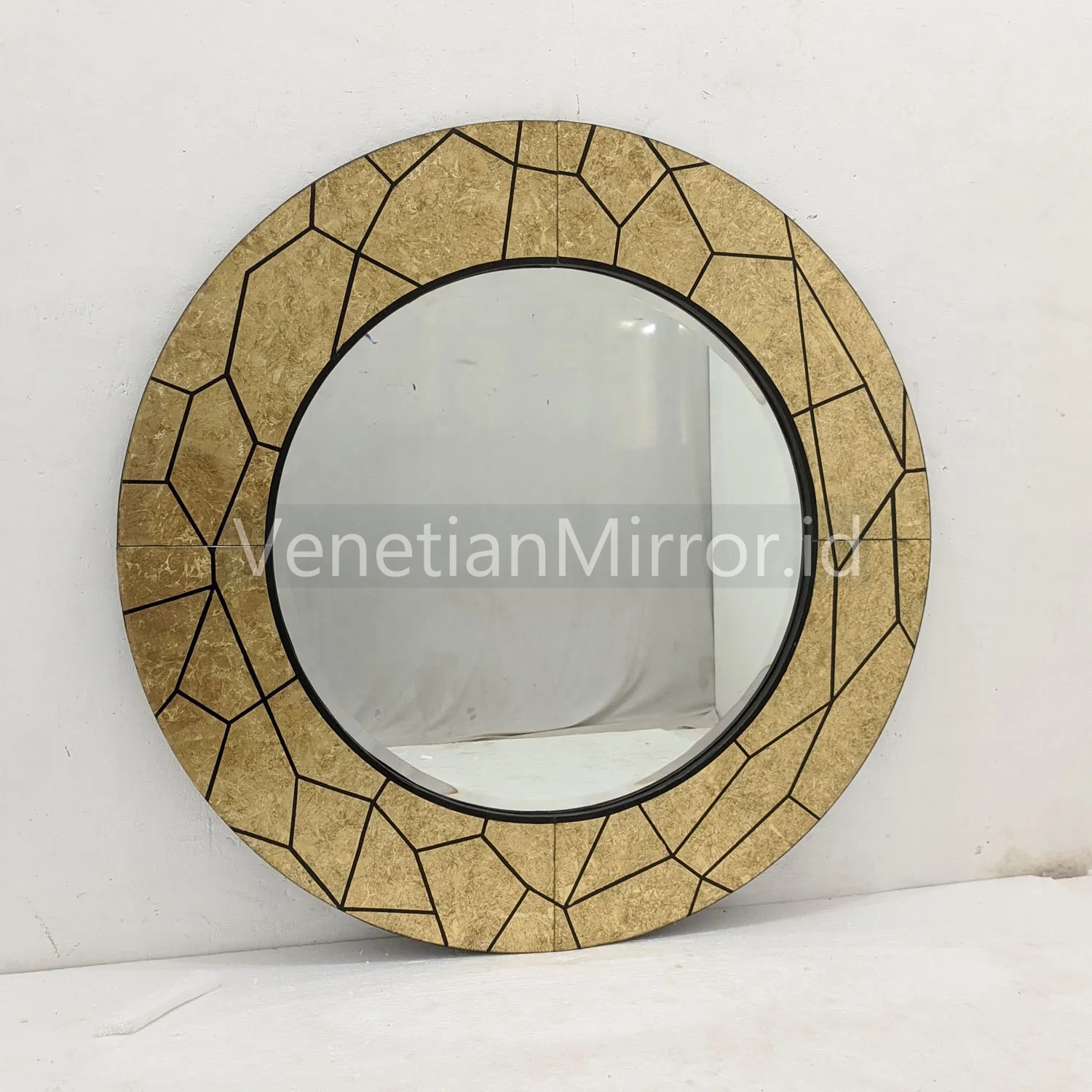 Wholesale Custom Round Verre Eglomise Mirror