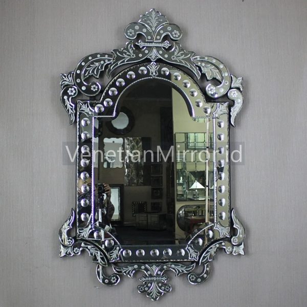 Indonesian crafted decorative mirror