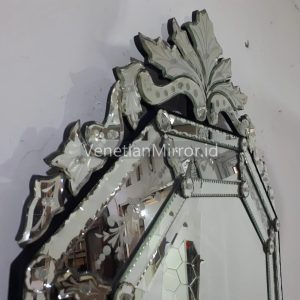 VM 080066 Octagonal Venetian Mirror