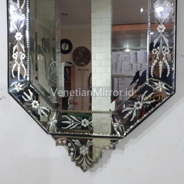 VM 080067 Octagonal Venetian Mirror