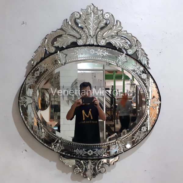 VM 080073 Oval Venetian Mirror Landscape