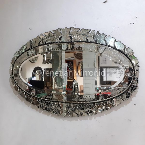 VM 080074 Venetian Oval Mirror