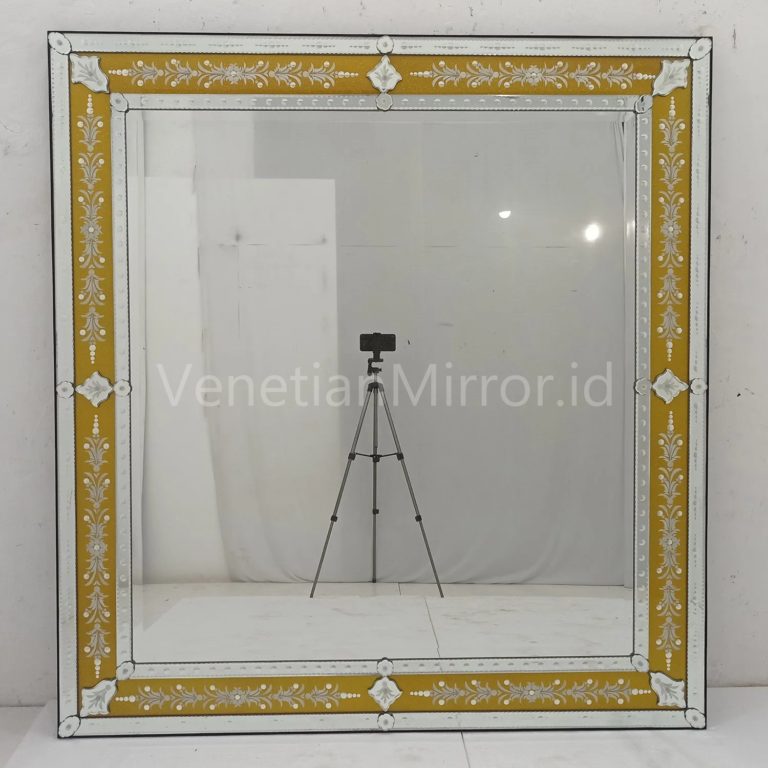 VM-080103-Venetian-Wall-Mirror-List-Gold-Uk-160-cm-x-151-cm-10