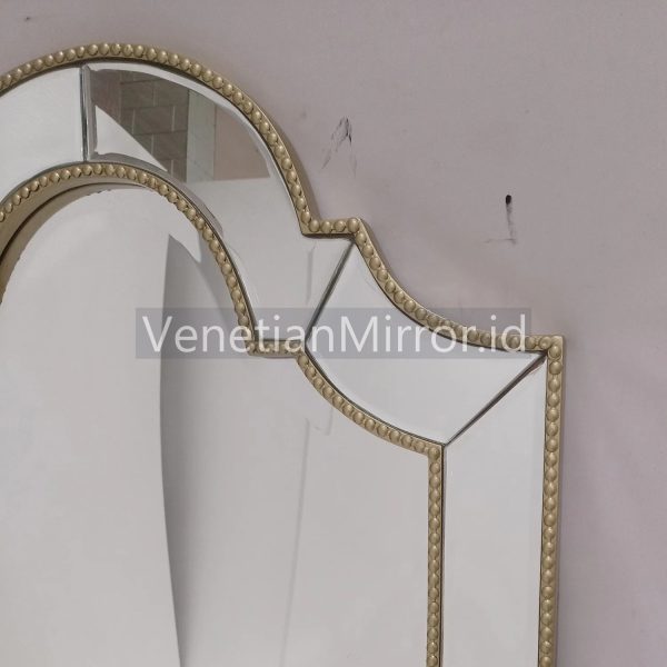 VM 004139 Modern Wall Mirror List Gold