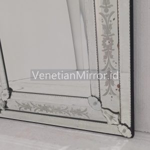 VM 080055 Venetian Mirror Pirus Large